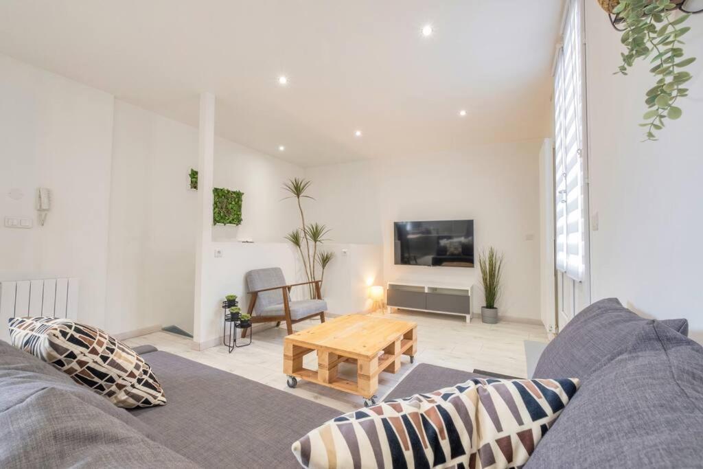 Silver Forest - Parking Prive Apartment แร็งส์ ภายนอก รูปภาพ